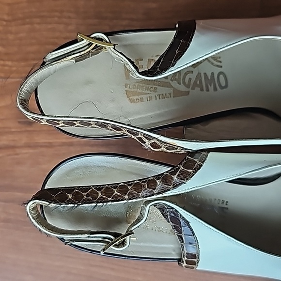 Salvatore Ferragamo Vintage Snakeskin trimmed short heel shoe Size 9 B - Picture 3 of 10